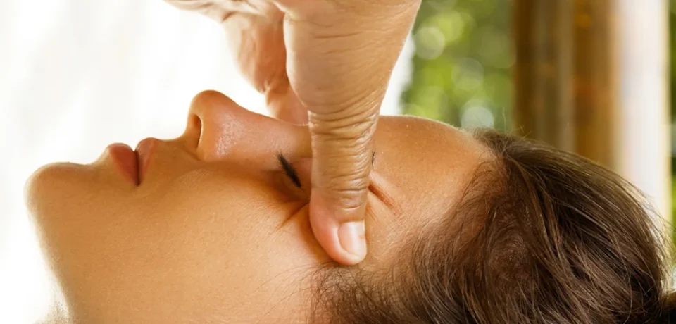 Indian Head, Face, Neck & Shoulder Massage